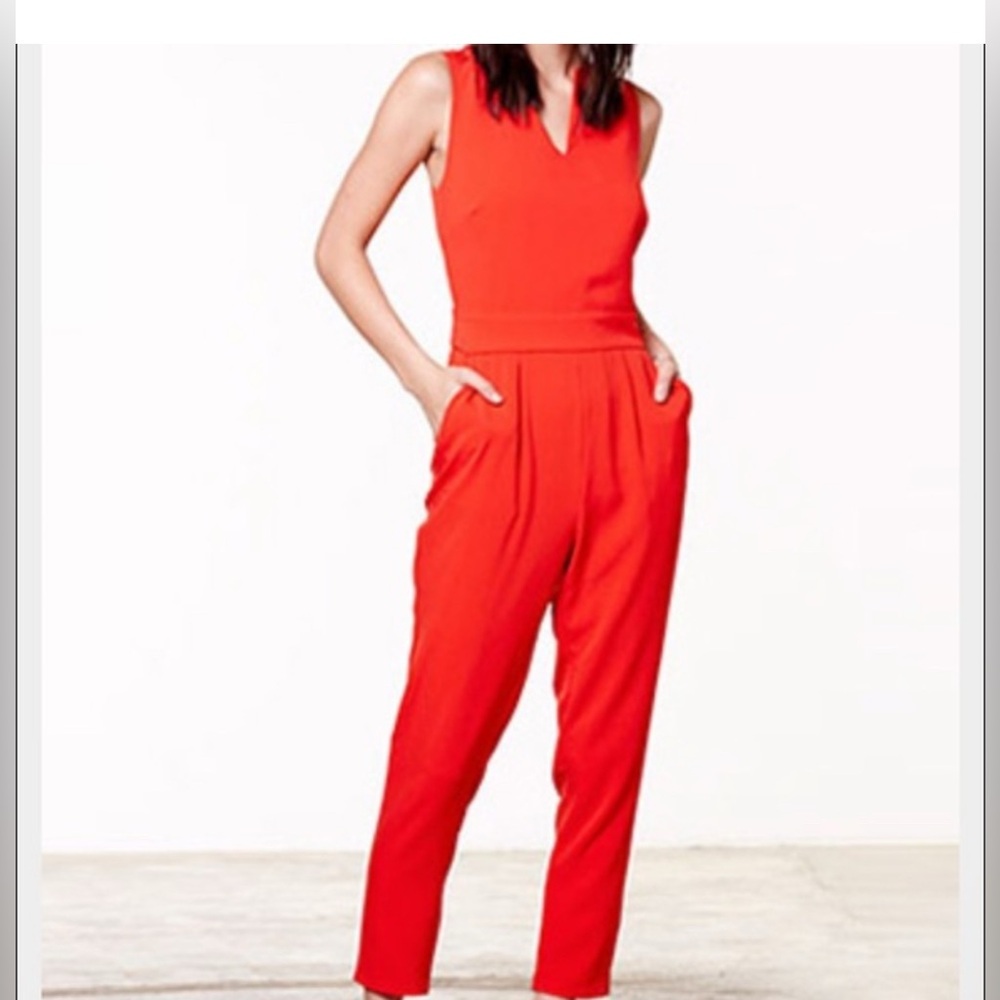 BB Dakota Red Cutout Jumpsuit Size 8 Open Back Crepe Wedding Guest Cocktail